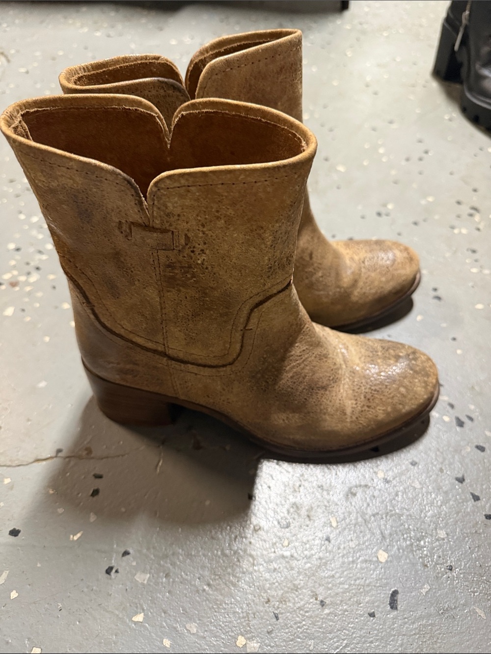 Women’s Tan Heeled Western Boots
